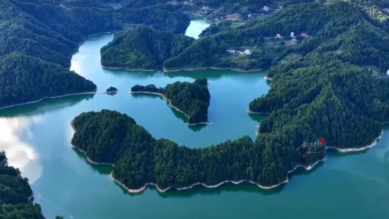 魏源湖