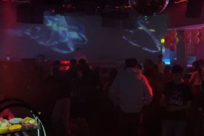 霓虹跳舞俱乐部