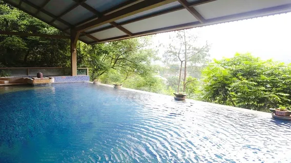 Cloud Nine Hot Spring