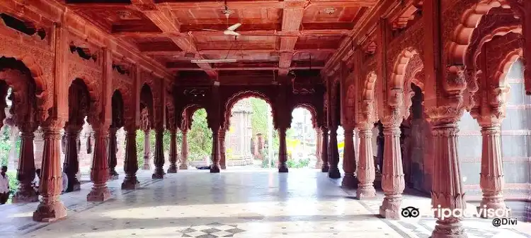 Hotels near Krishna Pura Chhatri