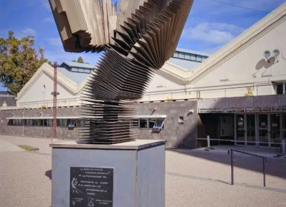 裏瓦達維亞海軍准將城