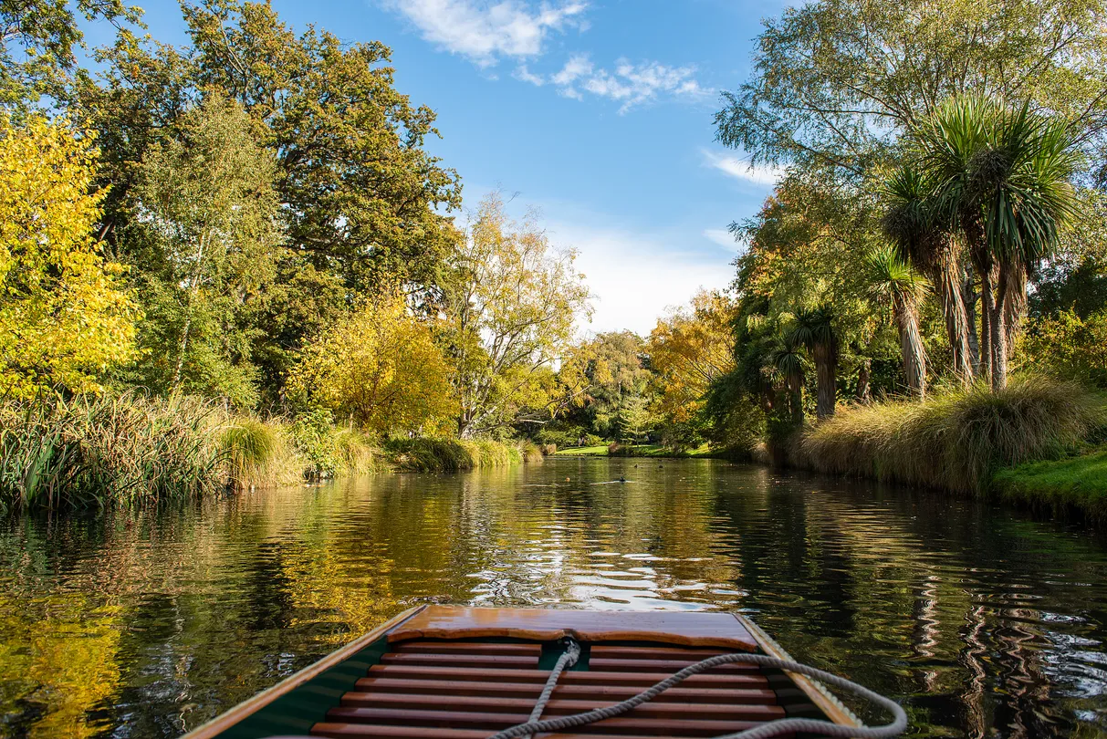 2_Punting On The Avon (Antigua Boat Sheds)