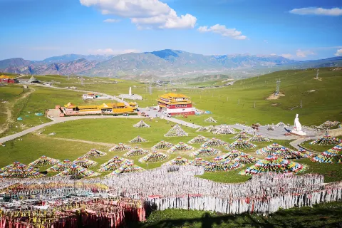 Riyue Mountains (Sun and Moon Mountains)