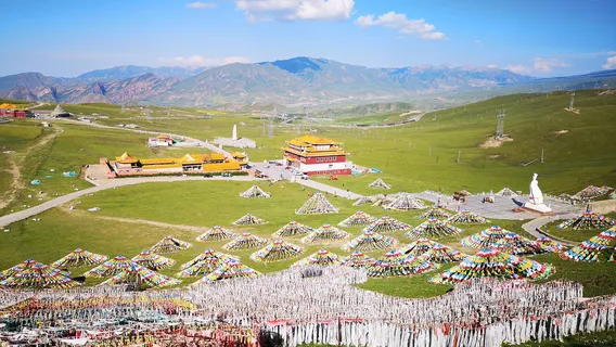 Riyue Mountains (Sun and Moon Mountains)
