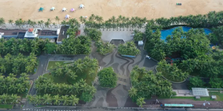 假日海灘温泉親水樂園