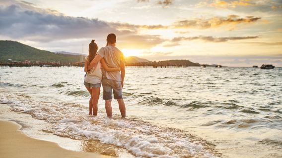 Романтичный Бали: однодневный тур в Пура Танах Лот, Улувату, площадь Гаруда Вишну Кенчана и закат на Джимбаране