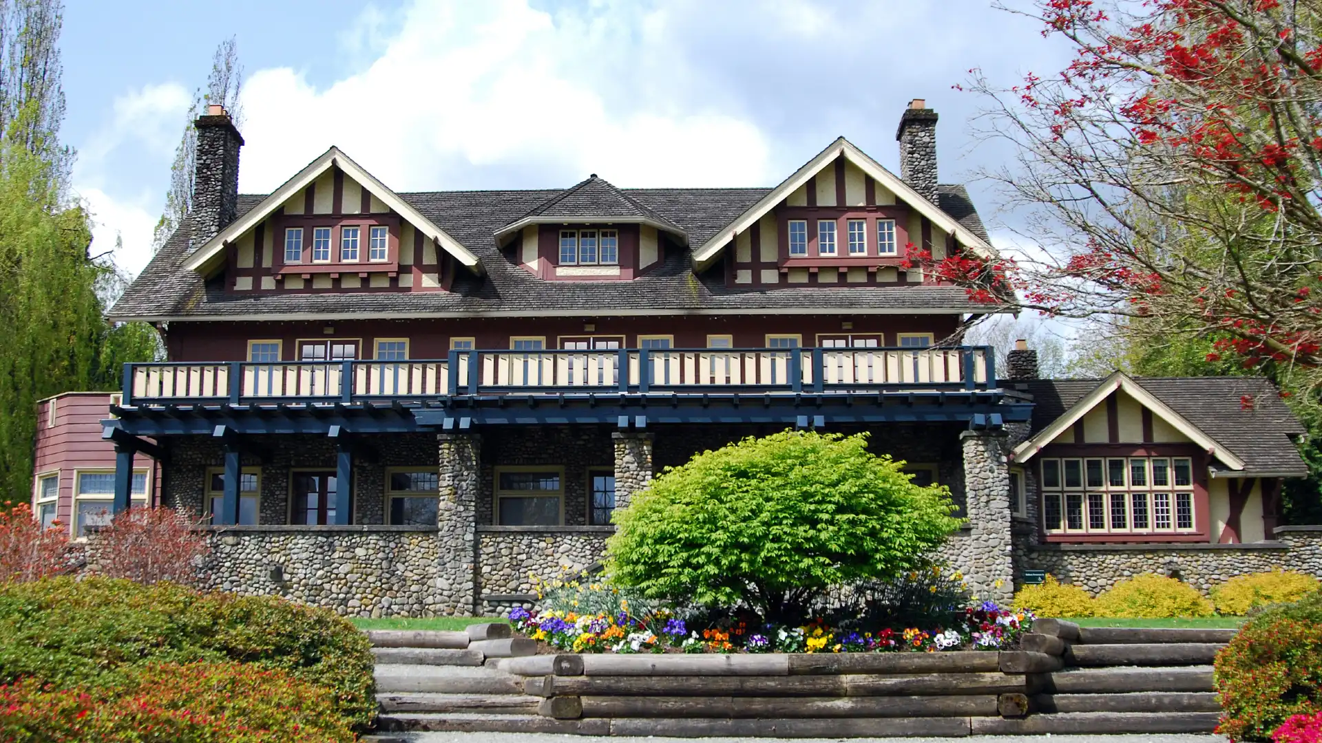 Hotels near Burnaby Art Gallery