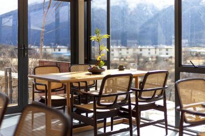 Shanzegui Resort Hotel (Linji Airport Shop); Panoramic Restaurant, Центр приема Шаньцегу