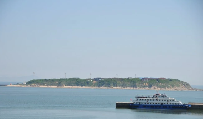 Mopan Mountain Island