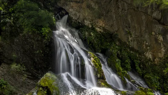 Dacao River Hot Spring Waterfall