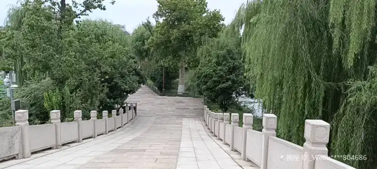 Hotels near Zengdi Yingshui Scenic Spot, Minghu Lake