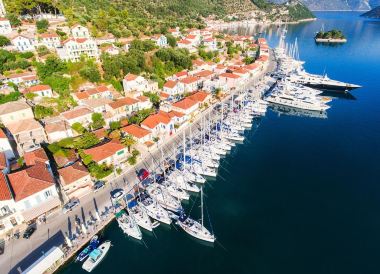 ダラマン行き飛行機