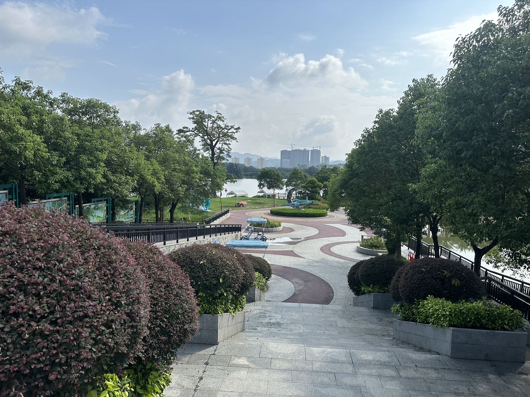 Hotels near Lihu Wetland