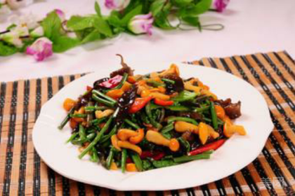 小黄牛朝鲜族特色汤饭馆(长白山店)