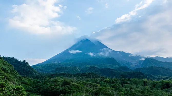 2_ムラピ山