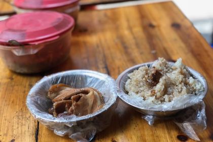 Grandma Liang's 20-Year-Old Traditional Braised Pork with Glutinous Rice