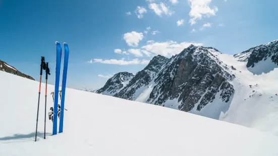 Dongfeng Lake Ice and Snow Large World