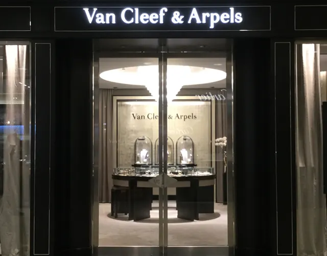 Shopping itineraries in Van Cleef & Arpels(Hong Kong K11 Musea) in September (updated in 2024