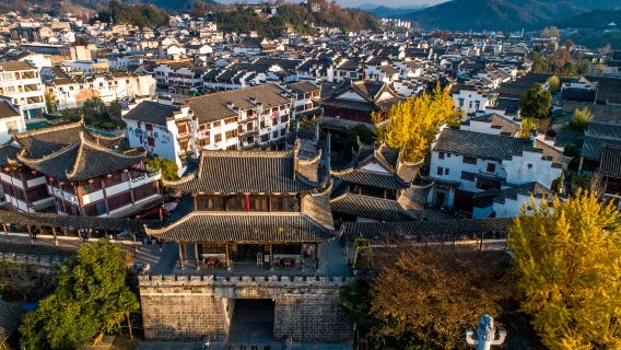 新安江山水畫廊+徽州古城一日遊暢遊山水畫卷，品味古城風情 