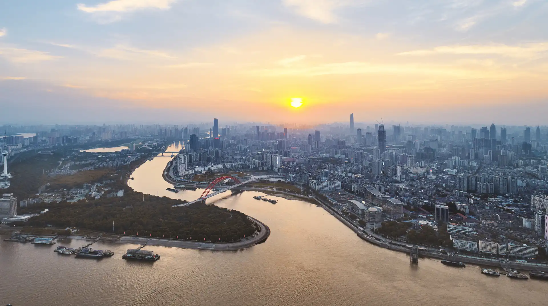 Hotels near Han River