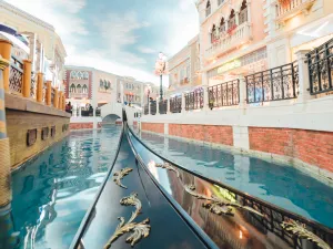 Macau Venetian Gondola Experience