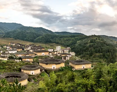 竜岩 格安航空券