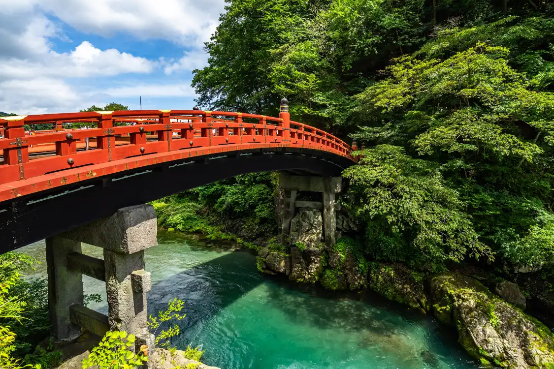Hotels near Shinkyō Bridge