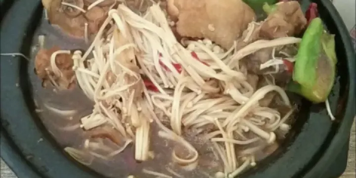 泉碗香黃燜雞米飯