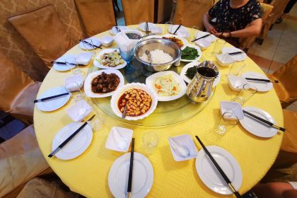 Moon River Chinese Sea Food Restaurant