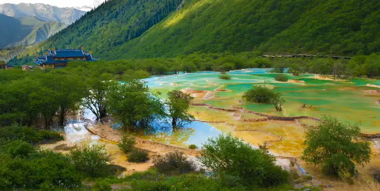 Hotels near Huanglongshan Yuanshi Forest Sceneic Area