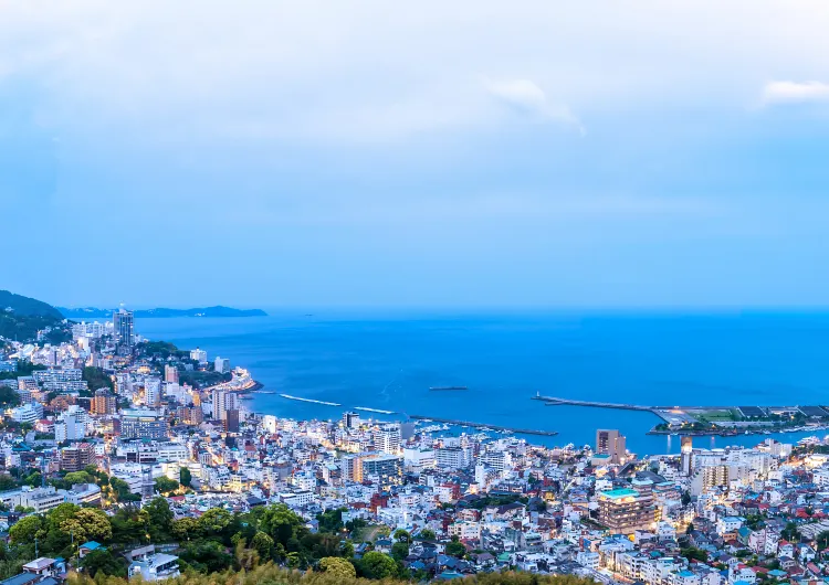 熱海の天気、熱海の気温ガイド、旅のベストシーズン、服装のおすすめ