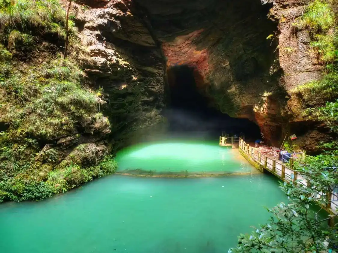 Hotels near Hou'er Sinkhole Scenic Area