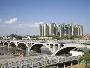 伊犁河大橋