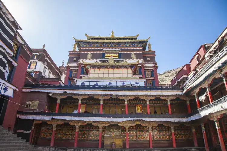 Hotels near Maitreya Buddha Palace