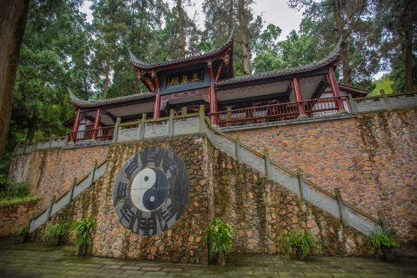 Lijing Totem Hotel