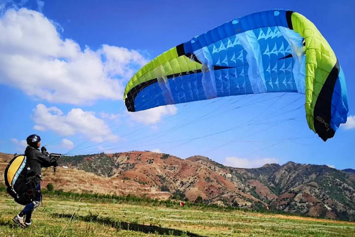 Paragliding in Kunming