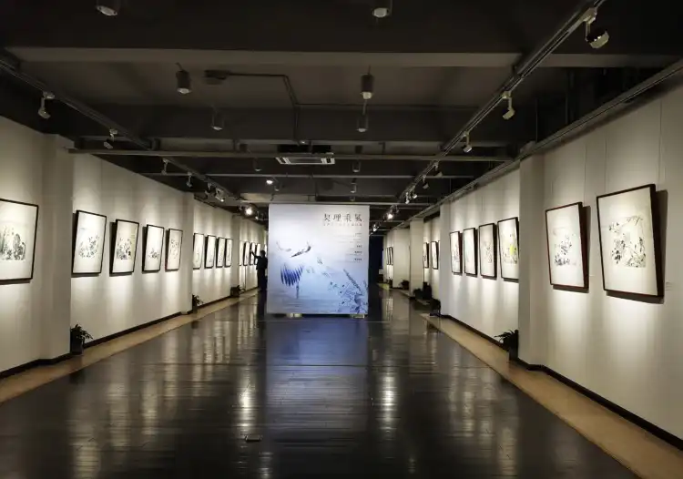Hotels near Henglu Art Museum