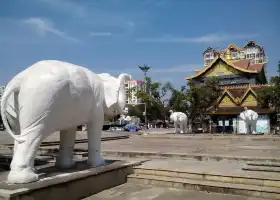 Mengle Cultural Square