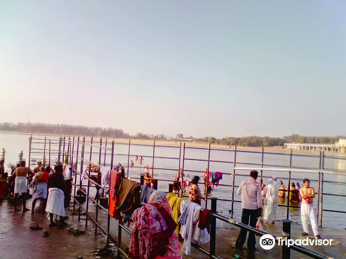 Hotels near Amma Mandapam