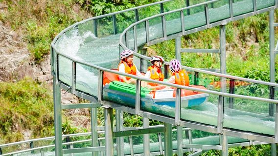 Zhengjiang Mountain Canyon Rafting