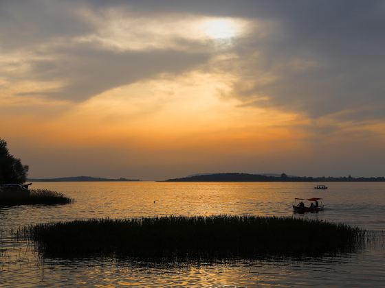 Xitaihu Lanyue Bay