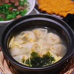 馋三尺蟹粉小笼(南京东路店) User Photo