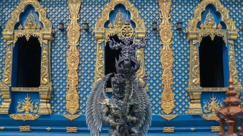 Wat Rong Suea Ten (Blue Temple)