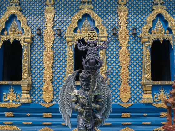 Wat Rong Suea Ten (Blue Temple)