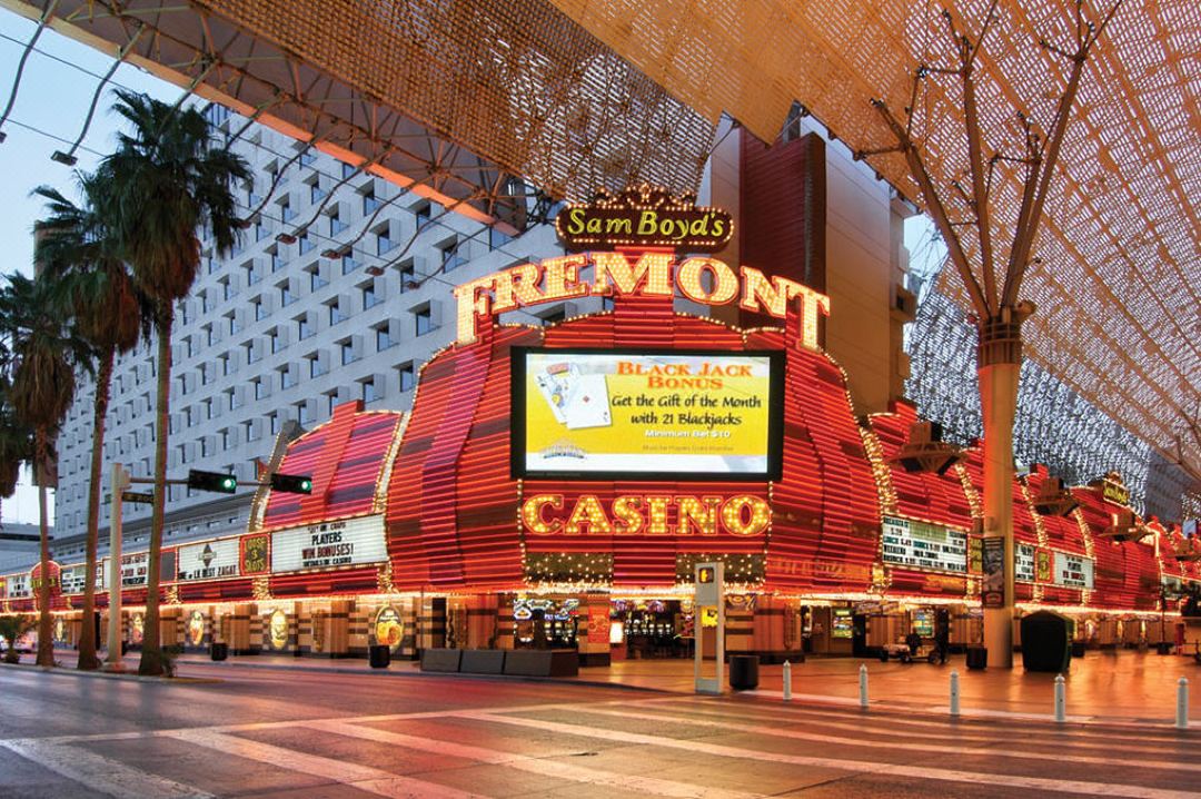 Fremont Street Experience: 11 Unique Things to do Under the Canopy