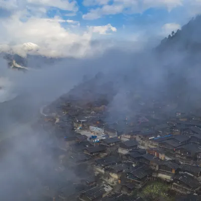 千曲の象山砲術・試射地碑周辺のホテル