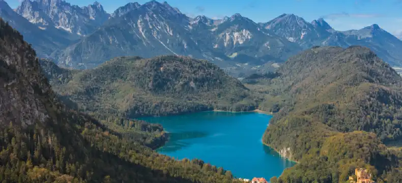 โรงแรมในฟึสเซิน