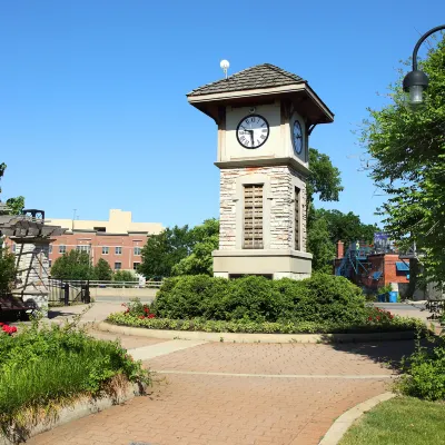 Отели рядом с достопримечательностью «Fort Adams State Park»
