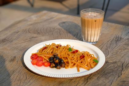 漓岸璞闲文旅酒店(阳朔西街漓江店)·上房野BISTRO·餐×酒×咖