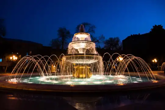 Hotels near Fountains Square